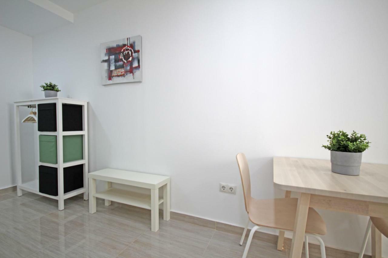 Esparteros 6, Estudios * Màlaga